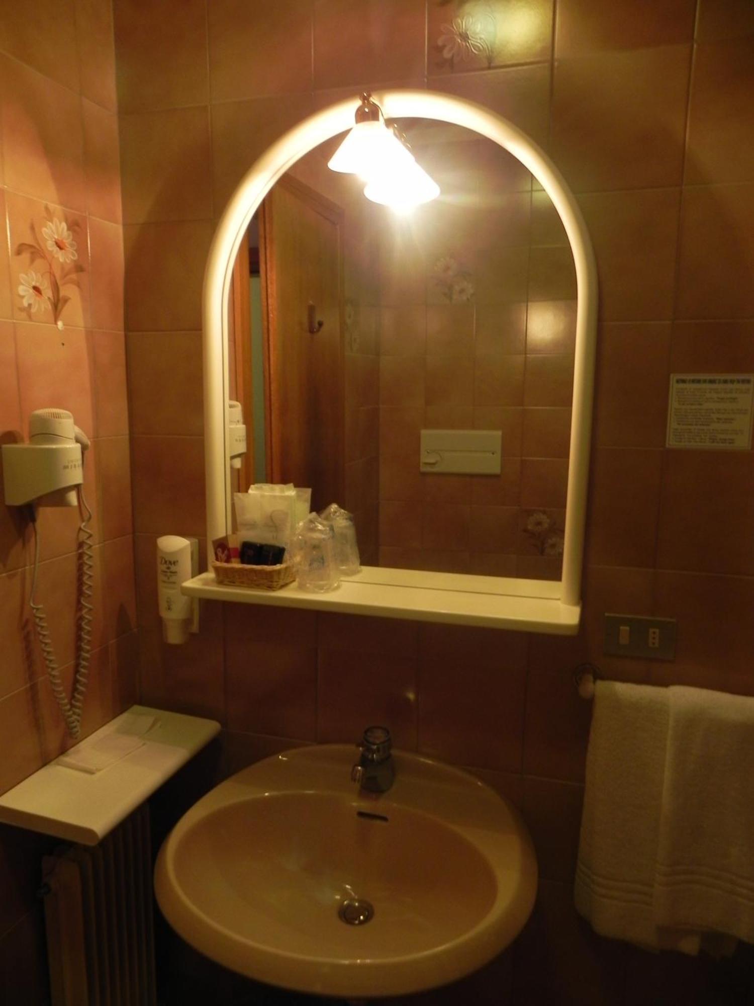 Hotel Italia กานาเซย์ ภายนอก รูปภาพ